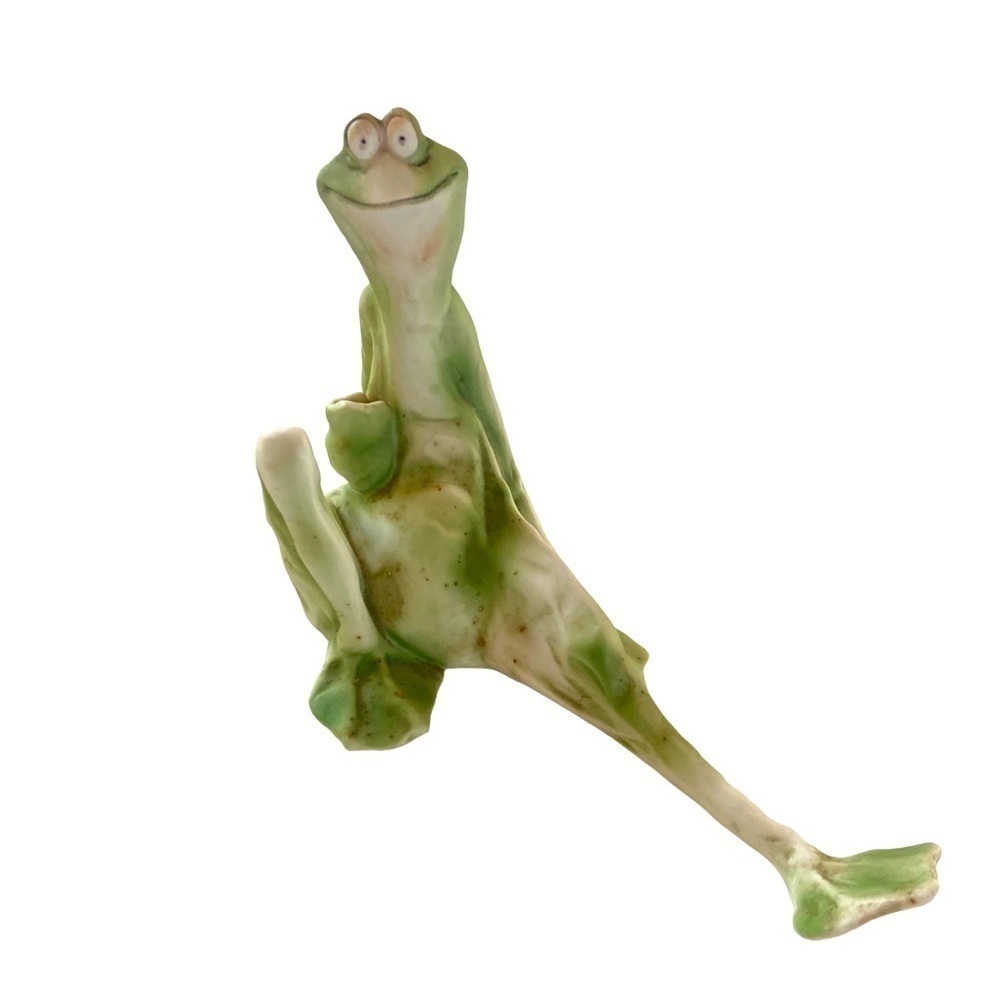 Vtg 1982 green Frogg by Jessica deStefano made in Japan ceramic figurine marked